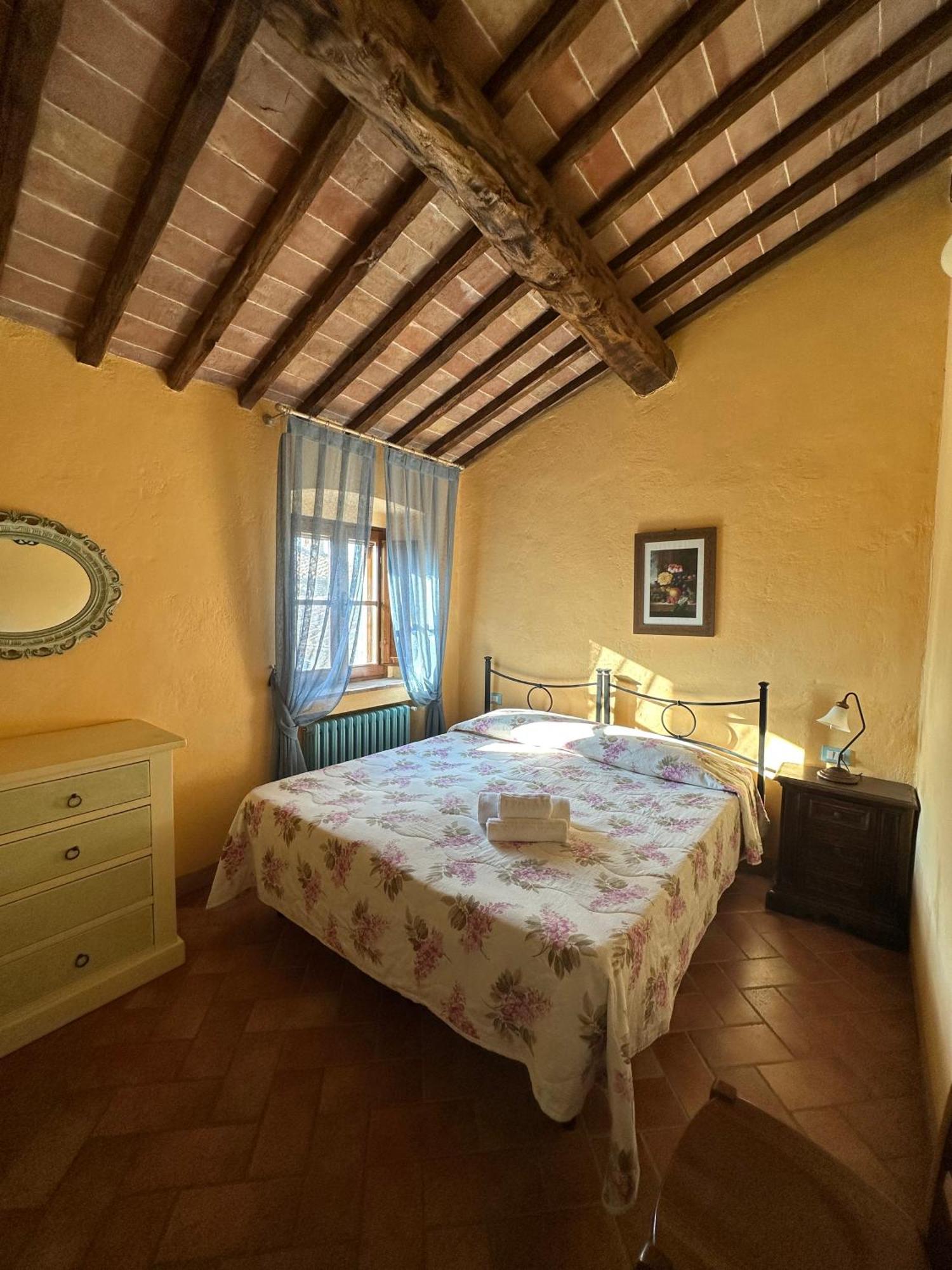 Apartment Borgo Tignano Casole d'Elsa